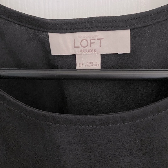 LOFT Women’s Petite Romper with Pockets - Picture 2 of 7